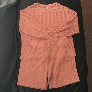 NWOT Cozy Knit Lounge Set in a rosy coral, Sz XL. Long sleeve crew with shorts.